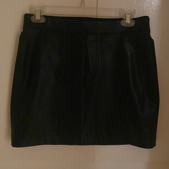 Helmut Lang mini leather skirt. Worn once. - Picture 3 of 9